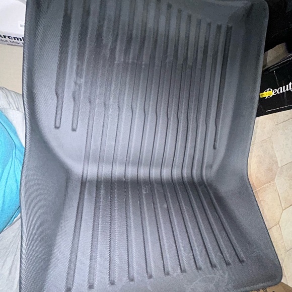 Wennebird all weather slip proof mats for 2021-2023 Tesla model x floor liners - Picture 3 of 6